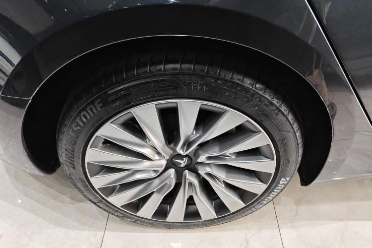 Used Tesla Model 3 2025 Rear-Wheel-Drive Version Right Rear Wheel Hub