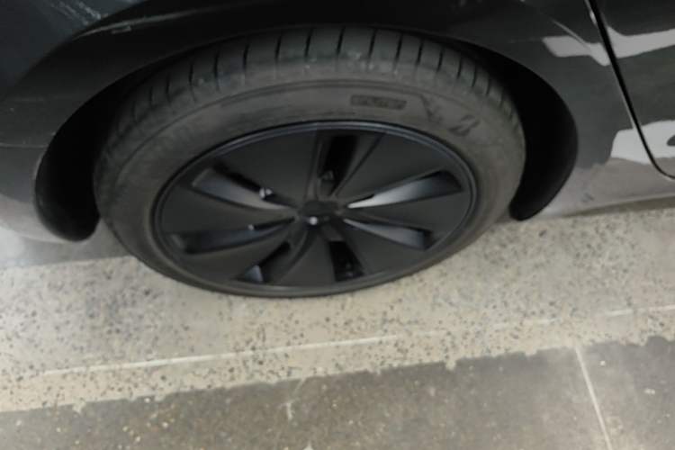 Used Tesla Model 3 2025 Rear-Wheel-Drive Version Right Rear Wheel Hub