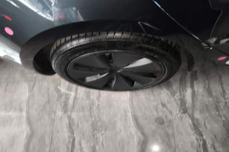 Used Tesla Model 3 2025 Rear-Wheel-Drive Version Right Rear Wheel Hub