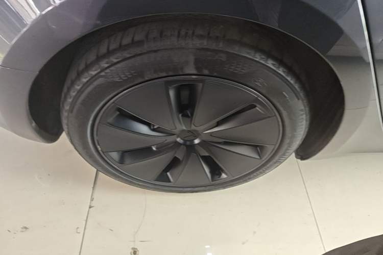 Used Tesla Model 3 2025 Rear-Wheel-Drive Version Right Rear Wheel Hub
