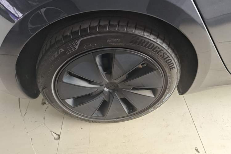 Used Tesla Model 3 2025 Rear-Wheel-Drive Version Right Rear Wheel Hub