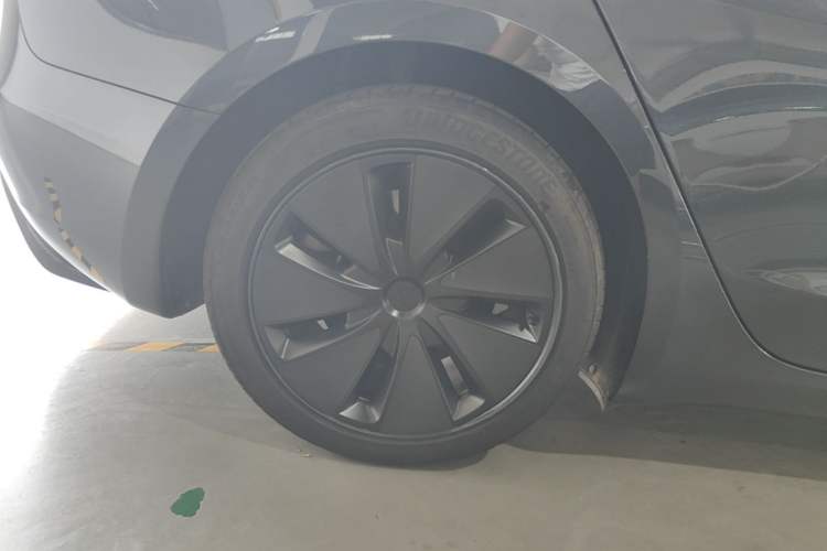 Used Tesla Model 3 2025 Rear-Wheel-Drive Version Right Rear Wheel Hub