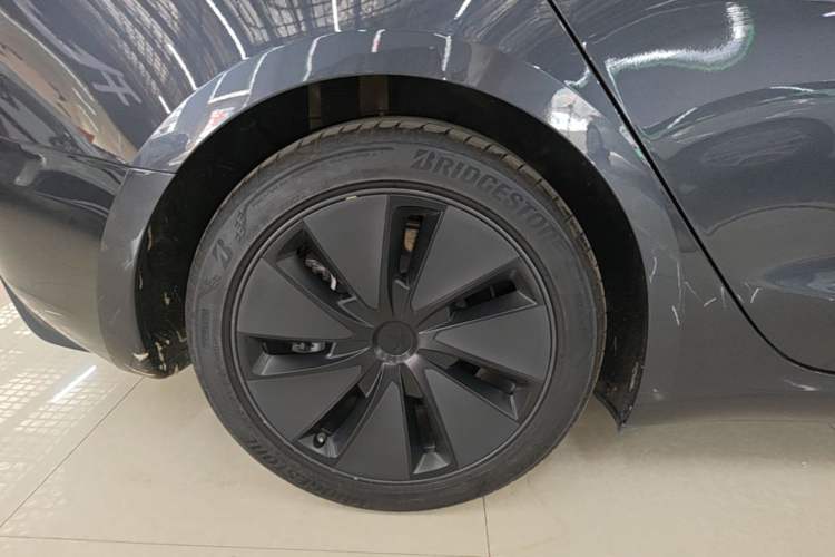 Used Tesla Model 3 2025 Rear-Wheel-Drive Version Right Rear Wheel Hub
