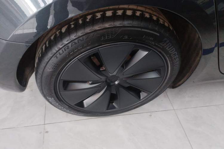 Used Tesla Model 3 2025 Rear-Wheel-Drive Version Right Rear Wheel Hub