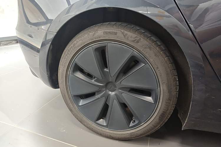 Used Tesla Model 3 2025 Rear-Wheel-Drive Version Right Rear Wheel Hub