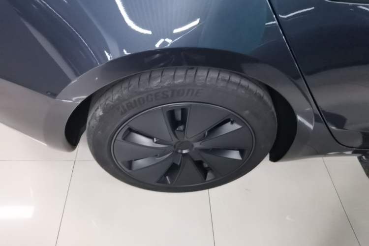 Used Tesla Model 3 2025 Rear-Wheel-Drive Version Right Rear Wheel Hub