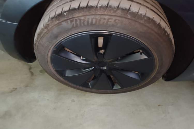 Used Tesla Model 3 2025 Rear-Wheel-Drive Version Right Rear Wheel Hub