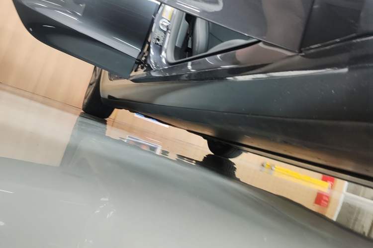 Used Tesla Model 3 2025 Rear-Wheel-Drive Version Right Side Sill