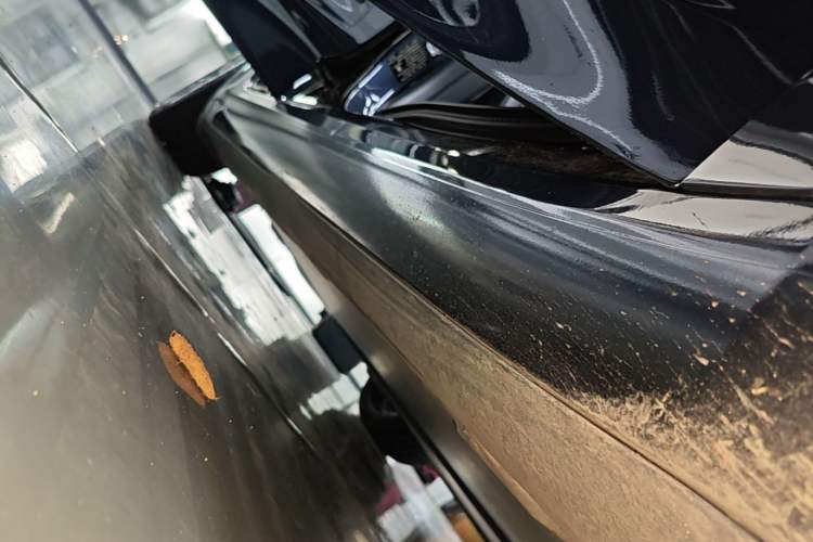 Used Tesla Model 3 2025 Model High-Performance All-Wheel-Drive Version Right Side Sill