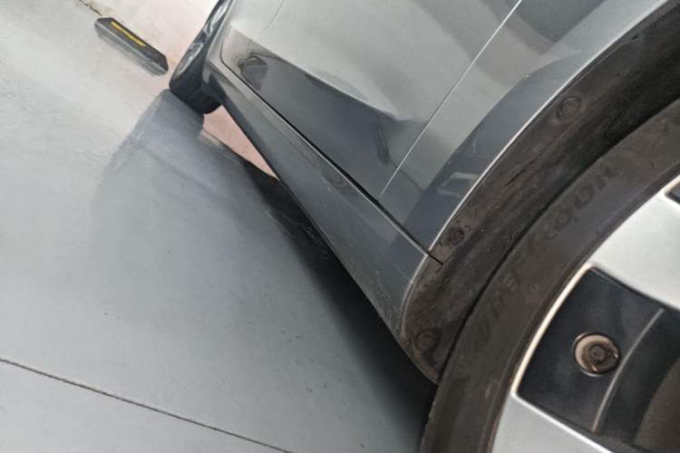 Used Tesla Model 3 2025 Rear-Wheel-Drive Version Right Side Sill