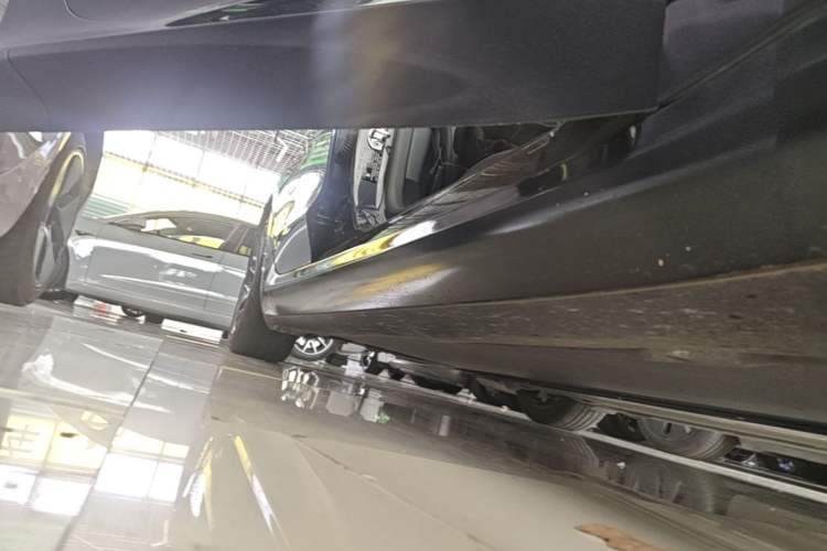 Used Tesla Model 3 2025 Rear-Wheel-Drive Version Right Side Sill