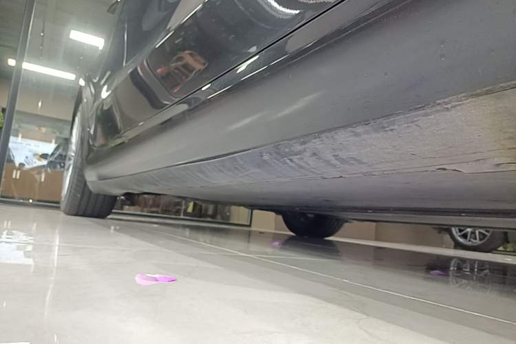 Used Tesla Model 3 2025 Rear-Wheel-Drive Version Right Side Sill