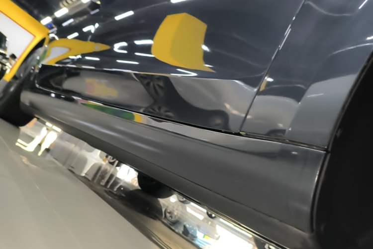 Used Tesla Model 3 2025 Long-Range All-Wheel-Drive Version Right Side Sill