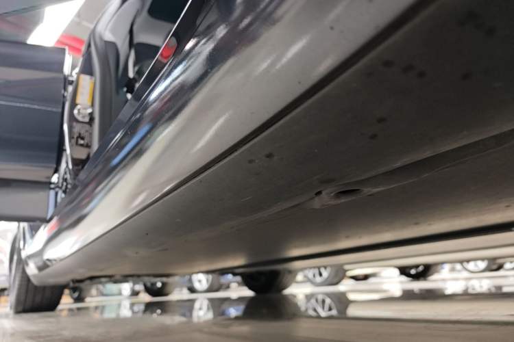 Used Tesla Model 3 2025 Rear-Wheel-Drive Version Right Side Sill