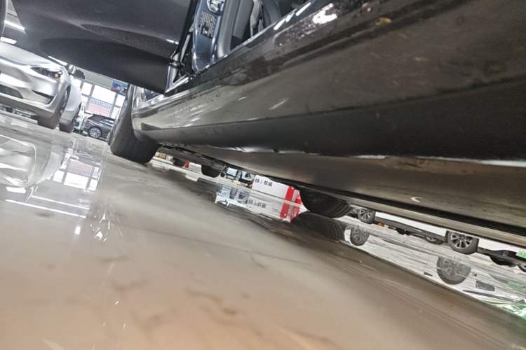 Used Tesla Model 3 2025 Rear-Wheel-Drive Version Right Side Sill