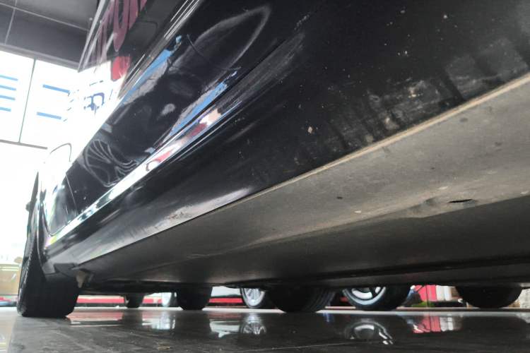 Used Tesla Model 3 2025 Rear-Wheel-Drive Version Right Side Sill