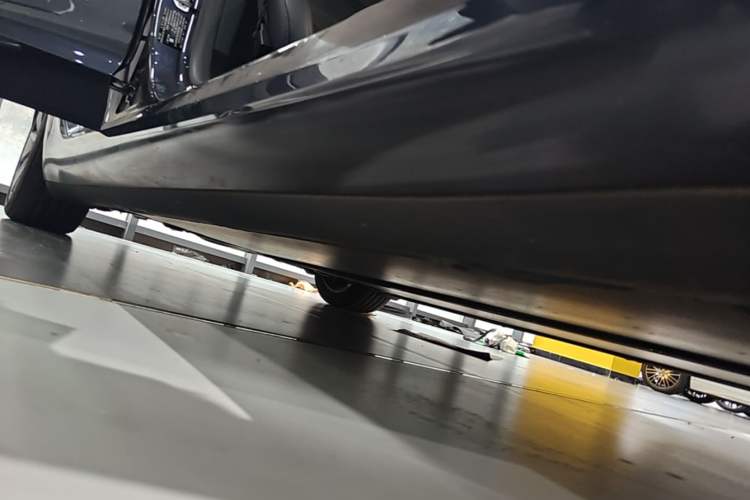 Used Tesla Model 3 2025 Rear-Wheel-Drive Version Right Side Sill