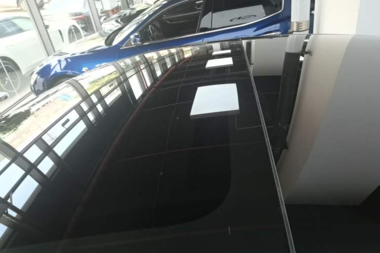 Used Tesla Model 3 2025 Rear-Wheel-Drive Version Roof