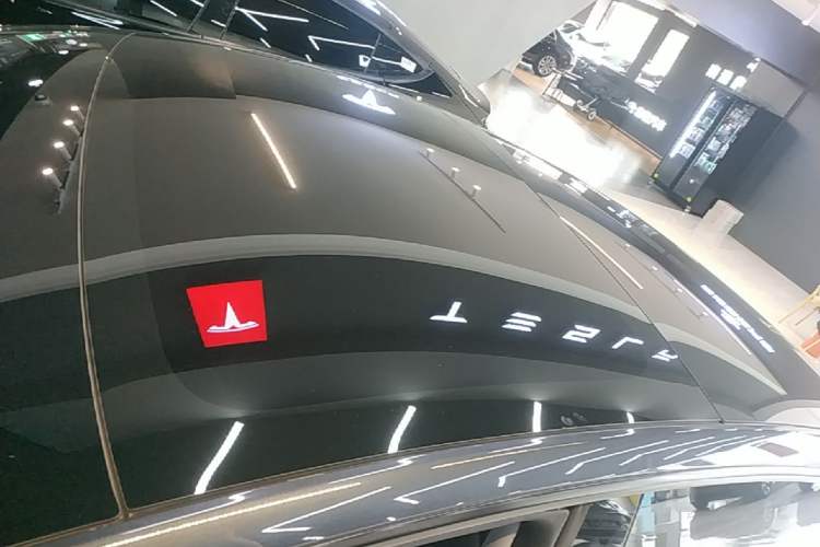 Used Tesla Model 3 2025 Rear-Wheel-Drive Version Roof