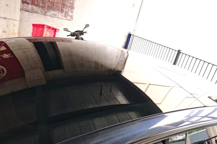 Used Tesla Model 3 2025 Rear-Wheel-Drive Version Roof