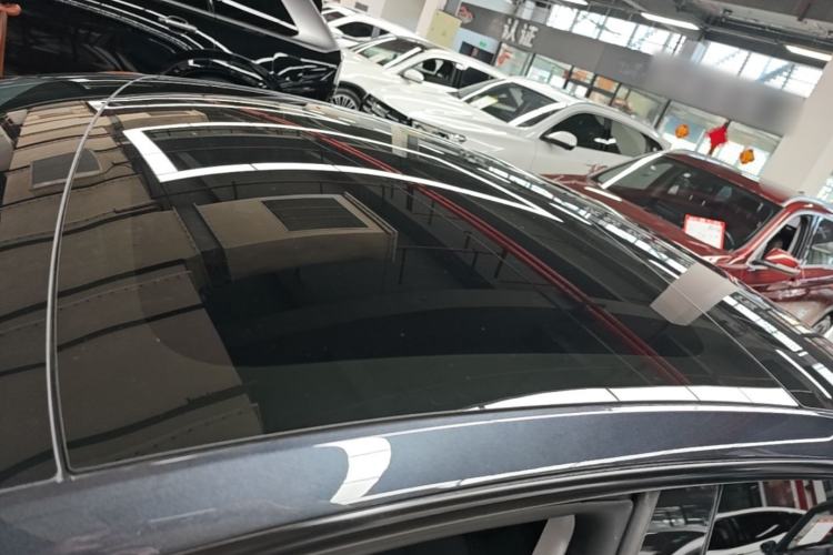 Used Tesla Model 3 2025 Rear-Wheel-Drive Version Roof