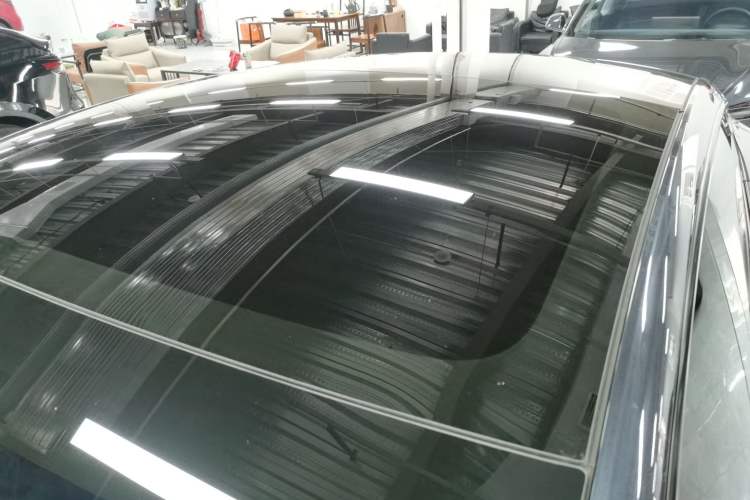 Used Tesla Model 3 2025 Rear-Wheel-Drive Version Roof