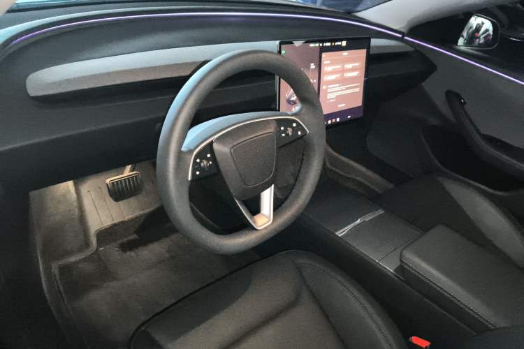 Used Tesla Model 3 2025 Rear-Wheel-Drive Version Steering Wheel