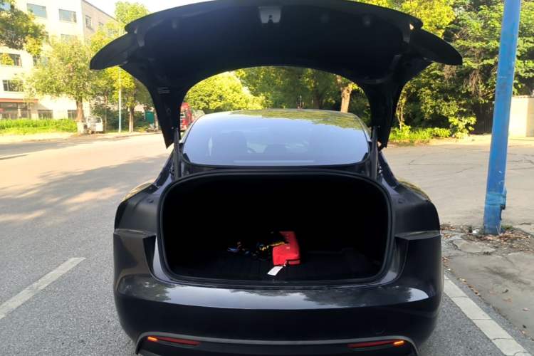 Used Tesla Model 3 2025 Rear-Wheel-Drive Version Trunk