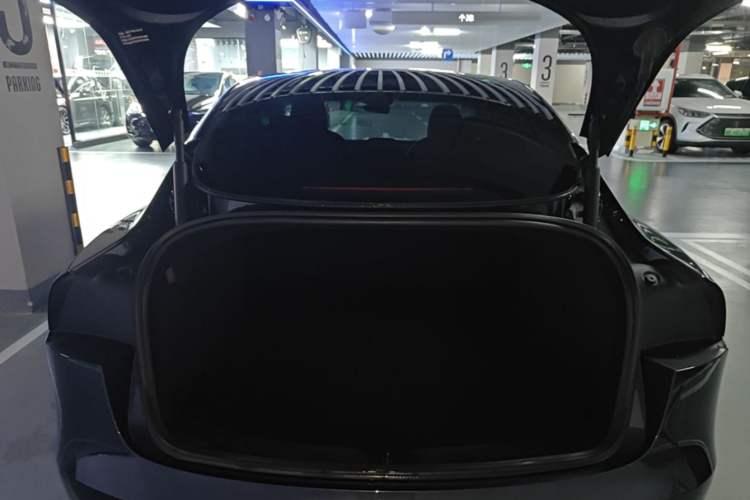 Used Tesla Model 3 2025 Rear-Wheel-Drive Version Trunk