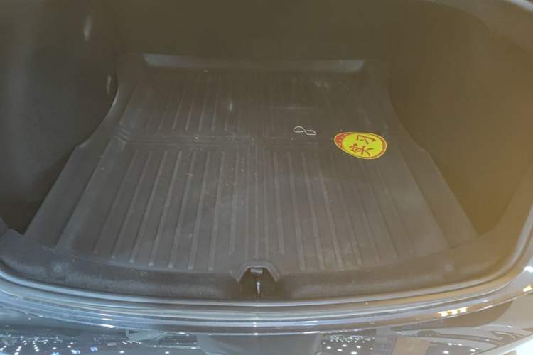 Used Tesla Model 3 2025 Model Revised Rear-Wheel-Drive Version Trunk