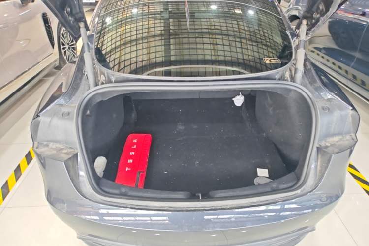 Used Tesla Model 3 2025 Rear-Wheel-Drive Version Trunk