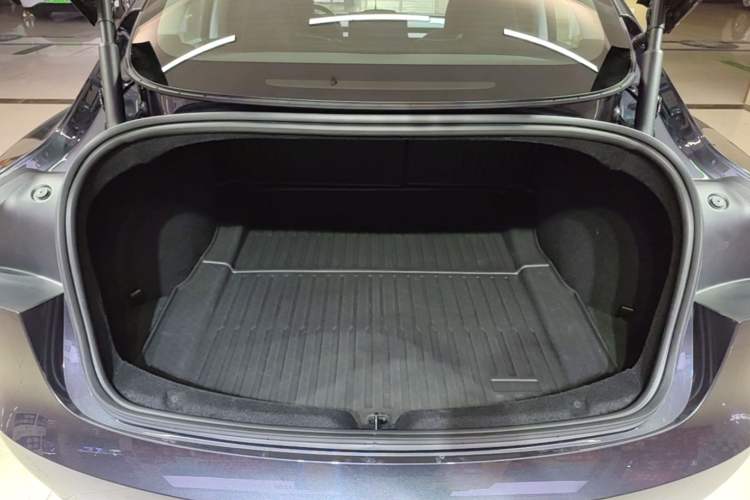 Used Tesla Model 3 2025 Rear-Wheel-Drive Version Trunk