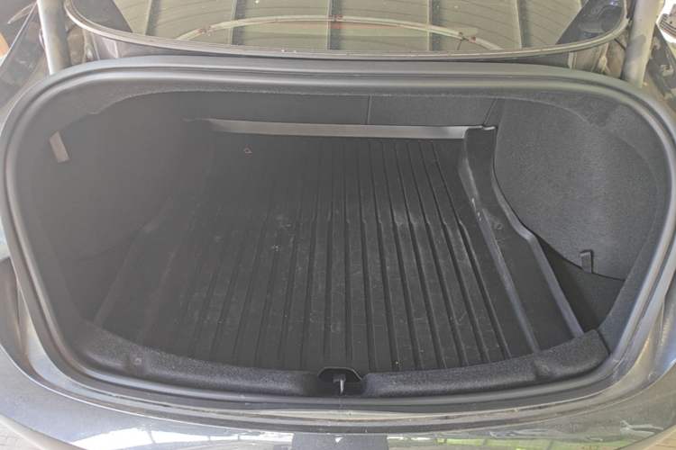 Used Tesla Model 3 2025 Rear-Wheel-Drive Version Trunk