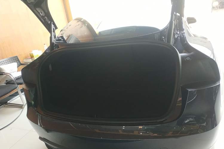 Used Tesla Model 3 2025 Rear-Wheel-Drive Version Trunk