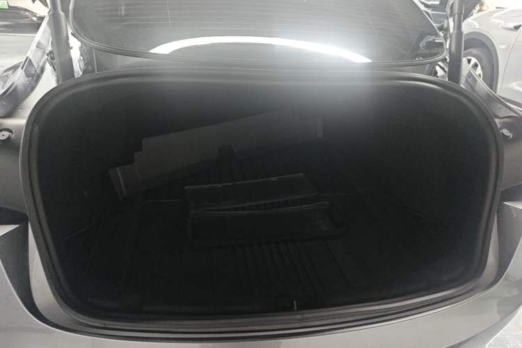 Used Tesla Model 3 2025 Rear-Wheel-Drive Version Trunk