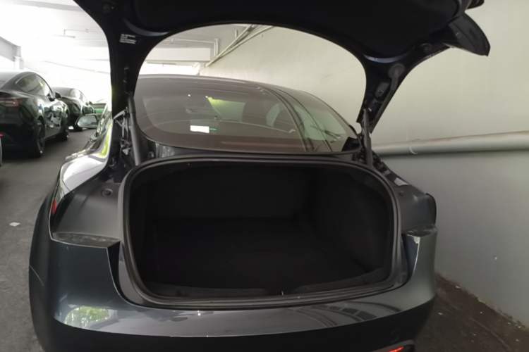 Used Tesla Model 3 2025 Rear-Wheel-Drive Version Trunk