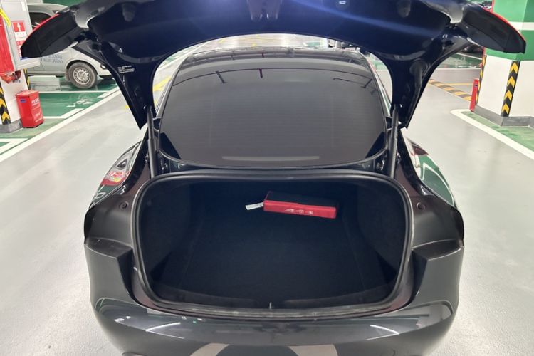 Used Tesla Model 3 2025 Rear-Wheel-Drive Version Trunk