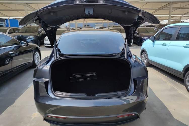 Used Tesla Model 3 2025 Rear-Wheel-Drive Version Trunk