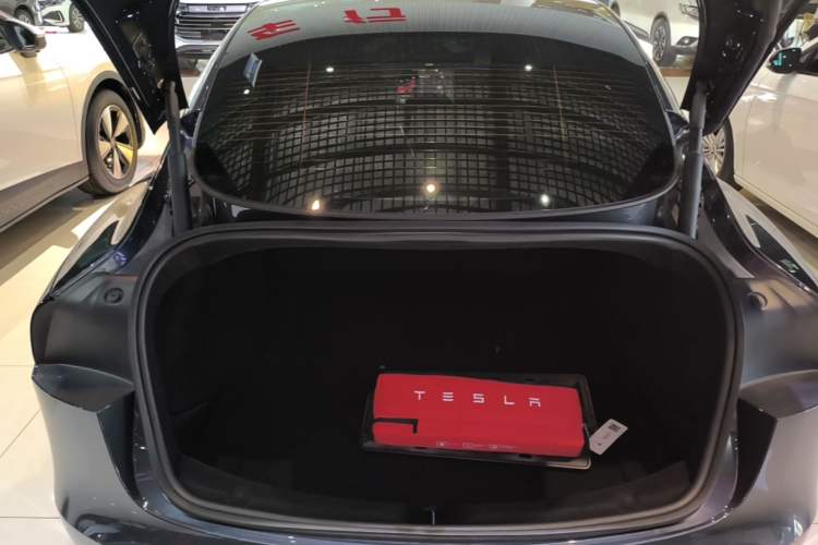 Used Tesla Model 3 2025 Rear-Wheel-Drive Version Trunk