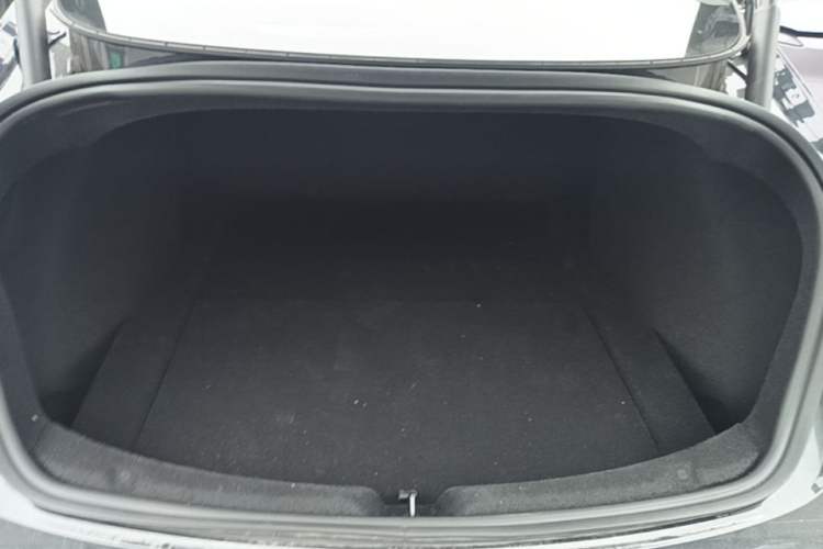 Used Tesla Model 3 2025 Rear-Wheel-Drive Version Trunk