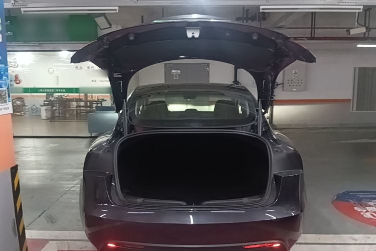 Used Tesla Model 3 2025 Rear-Wheel-Drive Version Trunk