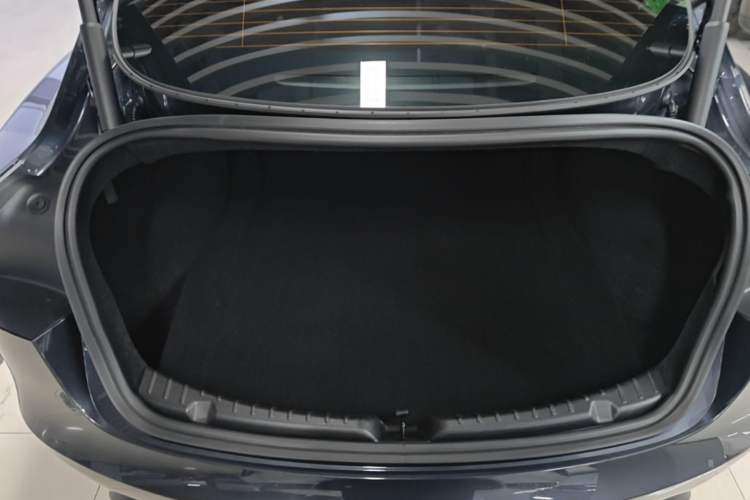 Used Tesla Model 3 2025 Rear-Wheel-Drive Version Trunk