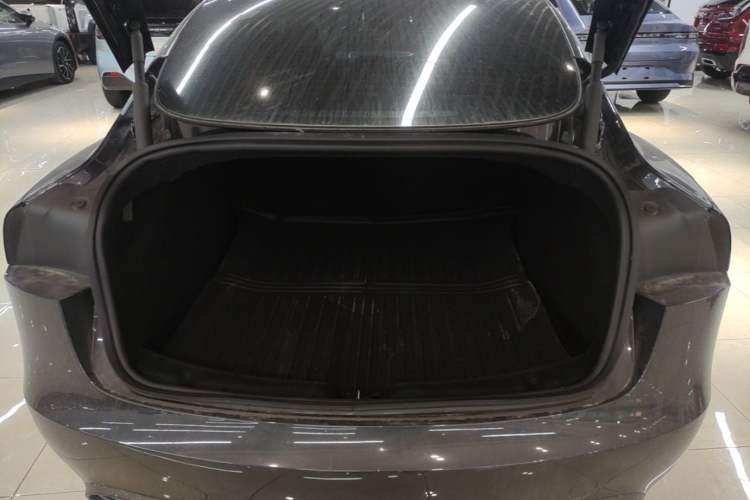 Used Tesla Model 3 2025 Rear-Wheel-Drive Version Trunk