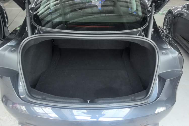 Used Tesla Model 3 2025 Rear-Wheel-Drive Version Trunk