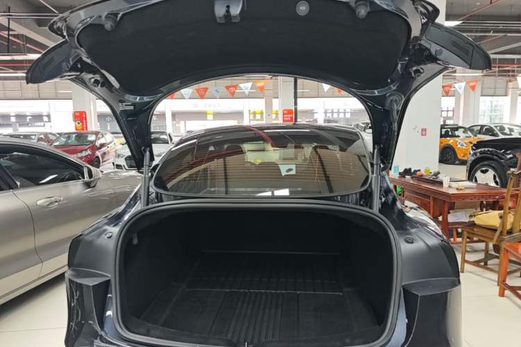 Used Tesla Model 3 2025 Rear-Wheel-Drive Version Trunk
