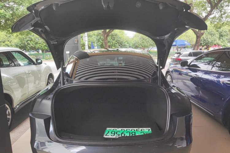 Used Tesla Model 3 2025 Rear-Wheel-Drive Version Trunk