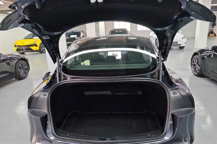 Used Tesla Model 3 2025 Rear-Wheel-Drive Version Trunk