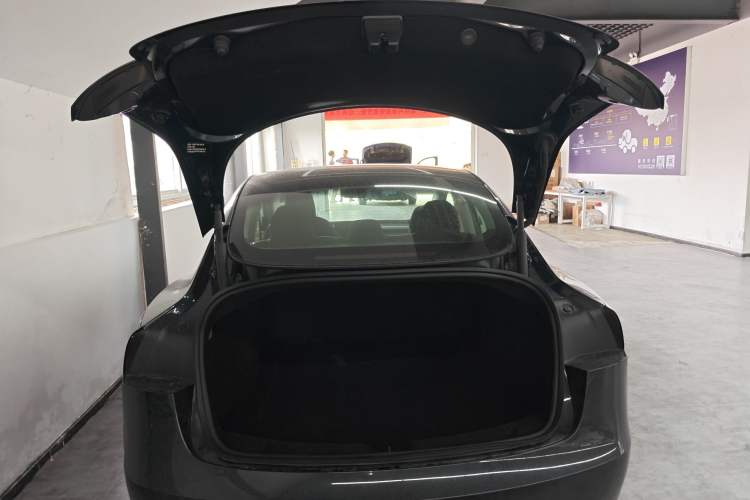 Used Tesla Model 3 2025 Rear-Wheel-Drive Version Trunk