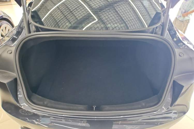 Used Tesla Model 3 2025 Rear-Wheel-Drive Version Trunk