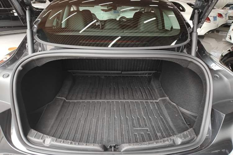 Used Tesla Model 3 2025 Rear-Wheel-Drive Version Trunk